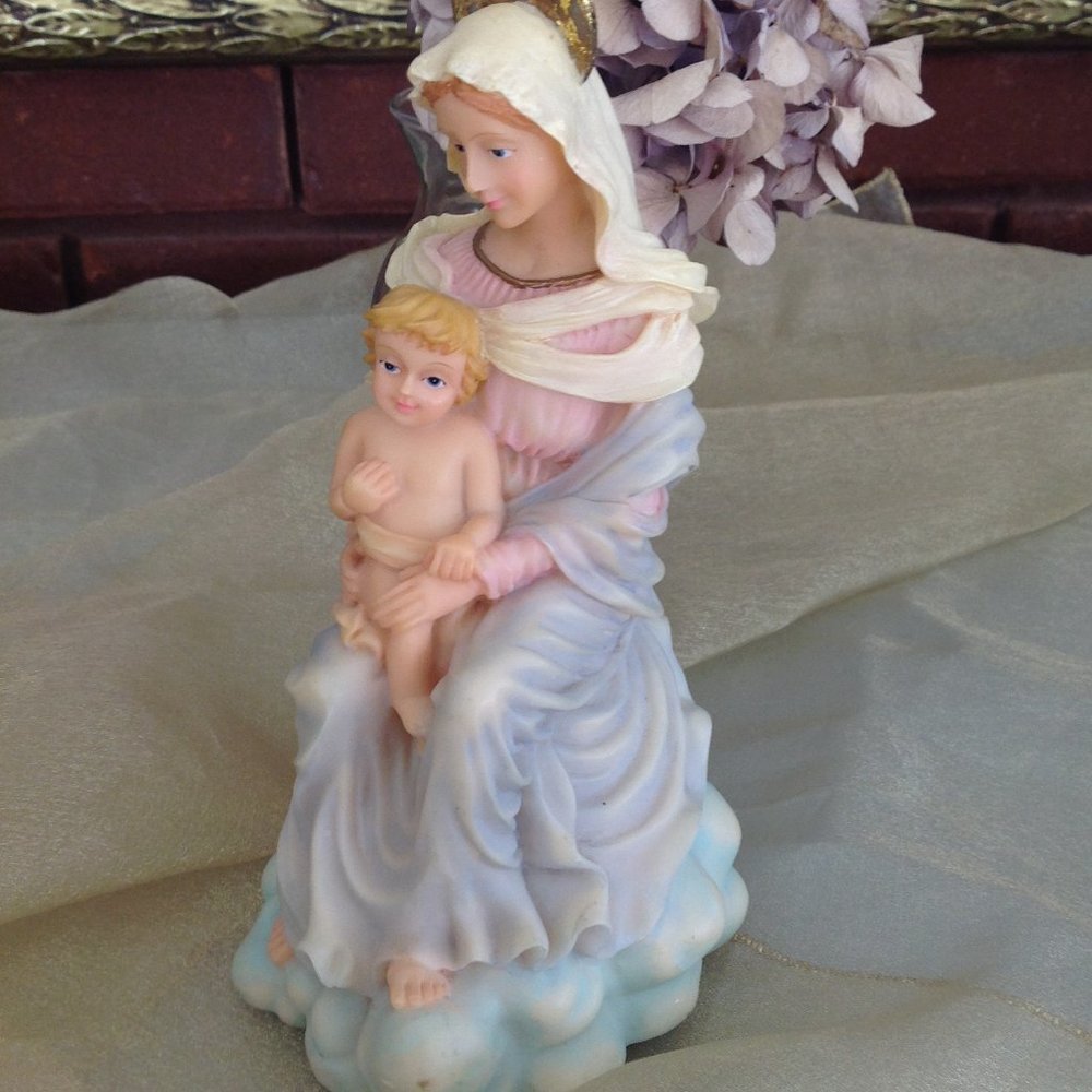 Beautiful Musical Madonna and Child